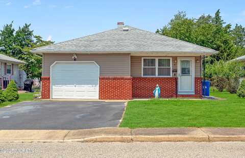 6 Barbuda Street, Toms River, NJ 08757