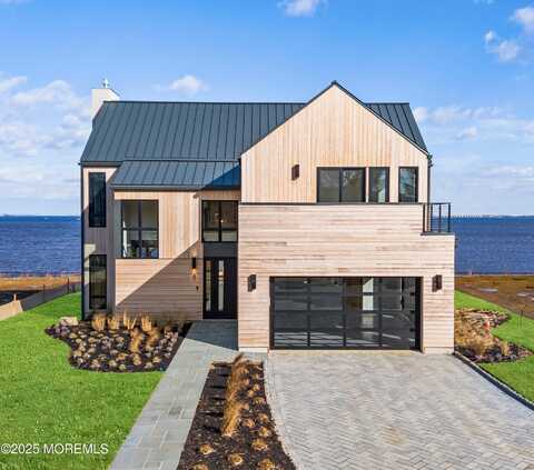 10 Brant Drive, Atlantic Highlands, NJ 07716
