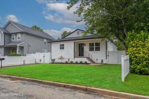 976 Woodmere Drive, Cliffwood, NJ 07735