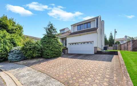 34 Gloria Place, Plainview, NY 11803