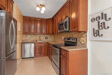 9-20 166 Street, Beechhurst, NY 11357