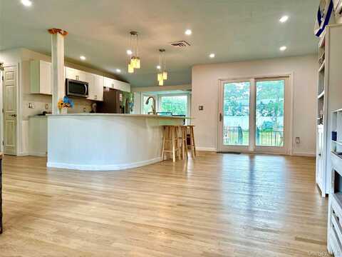 22 Fuller Street, Huntington, NY 11746
