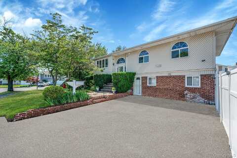 1 Mason Court, Levittown, NY 11756
