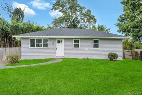 4 Stanley Drive, Shirley, NY 11967