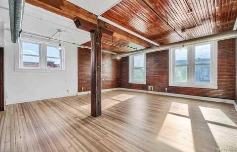 15 Railroad Avenue, Kingston, NY 12401