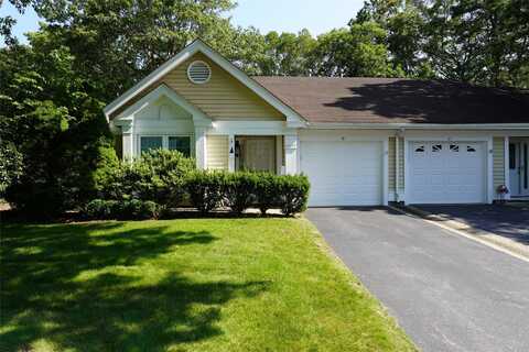 12 Baldwin Court, Ridge, NY 11961