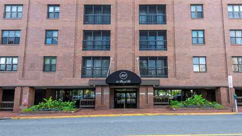 12 Bond Street, Great Neck, NY 11021