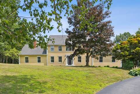 4 Victoria Lane, Falmouth, ME 04105
