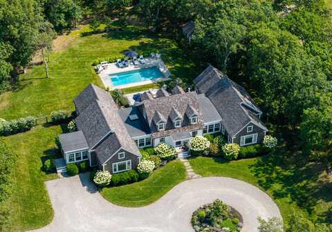 8 Paddock Road, Oak Bluffs, MA 02557