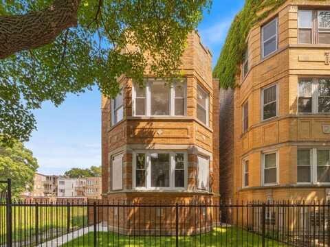7827 S Kingston Avenue, Chicago, IL 60649