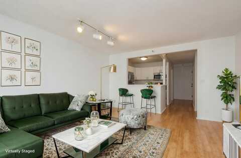 10 E Ontario Street, Chicago, IL 60611