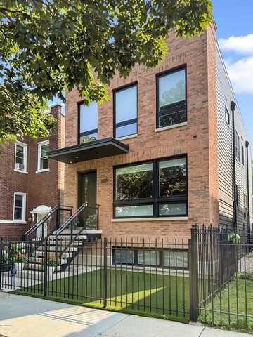 3221 N Kenneth Avenue, Chicago, IL 60641
