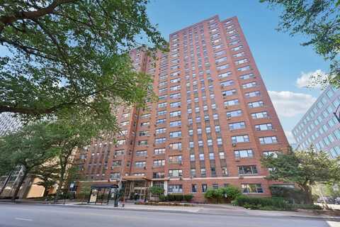 2909 N SHERIDAN Road, Chicago, IL 60657