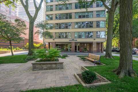 2970 N Lake Shore Drive, Chicago, IL 60657