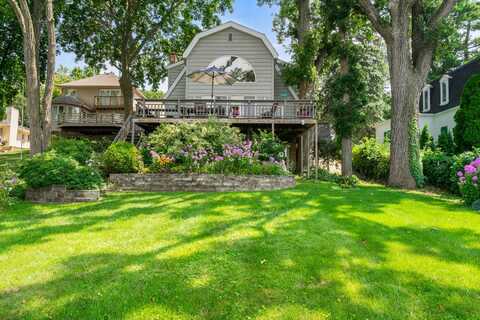 4923 E Lake Shore Drive, Wonder Lake, IL 60097