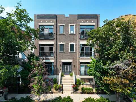 2244 W ROSCOE Street, Chicago, IL 60618