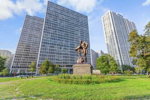 330 W DIVERSEY Parkway, Chicago, IL 60657