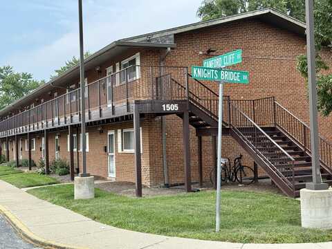 1505 S Canford Cliffs Drive, Mount Prospect, IL 60056