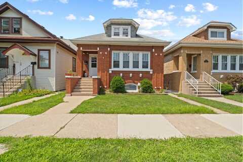 3036 N Luna Avenue, Chicago, IL 60641