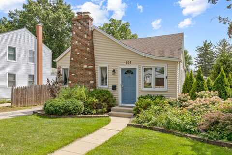 707 Richards Street, Geneva, IL 60134