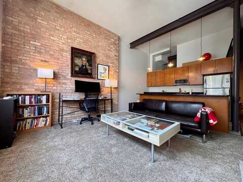 3159 N SEMINARY Avenue, Chicago, IL 60657