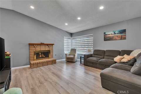 2885 Heller Drive, Jurupa Valley, CA 92509