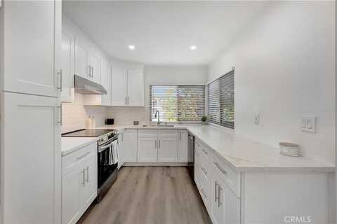 6672 Sun Drive, Huntington Beach, CA 92647