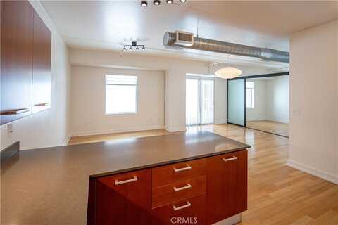 645 W 9th Street, Los Angeles, CA 90015