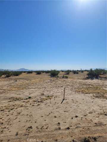 800 Vinton Road, Adelanto, CA 92301
