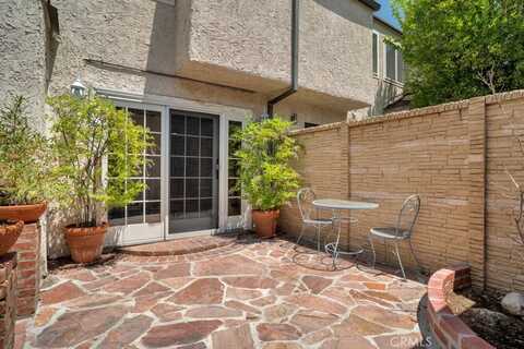 5644 Etiwanda Avenue, Tarzana, CA 91356