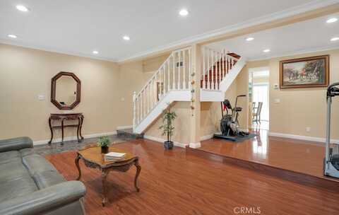 5644 Etiwanda Avenue, Tarzana, CA 91356