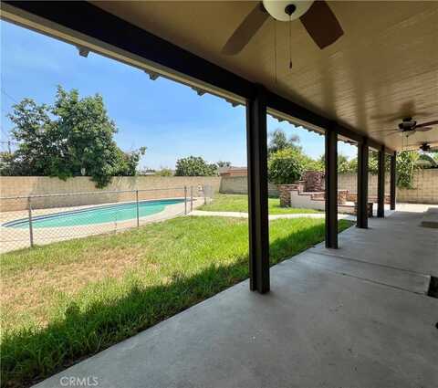 8203 Redwood Avenue, Fontana, CA 92335