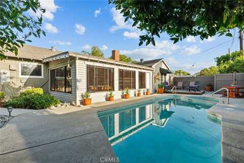 9548 Cedros Avenue, Panorama City, CA 91402