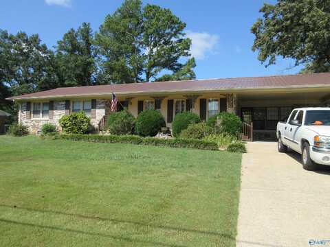 3004 Hillcrest Drive, Scottsboro, AL 35769