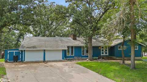 7 Timberlane Drive, Clear Lake, IA 50401