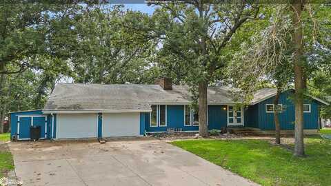 7 Timberlane Drive, Clear Lake, IA 50401