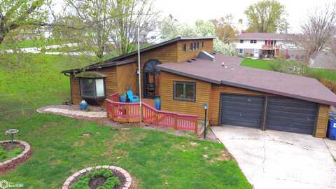 107 4th Street NE, State Center, IA 50247