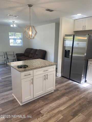 7262 KIVLER Drive, Jacksonville, FL 32210