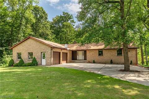 7248 Woodcrest Avenue NE, Canton, OH 44721