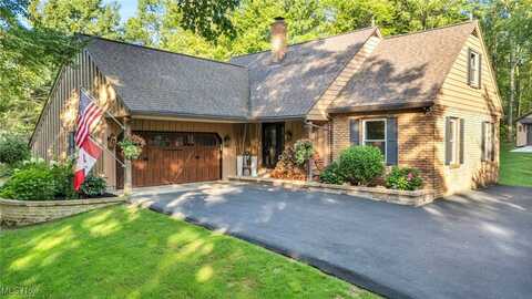 2010 N Revere Road, Bath, OH 44333