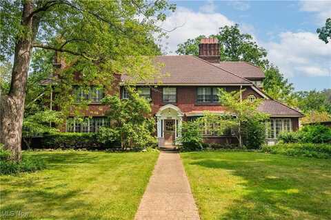 10324 Lake Avenue, Cleveland, OH 44102