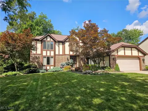 8424 N Bluff Drive, Broadview Heights, OH 44147