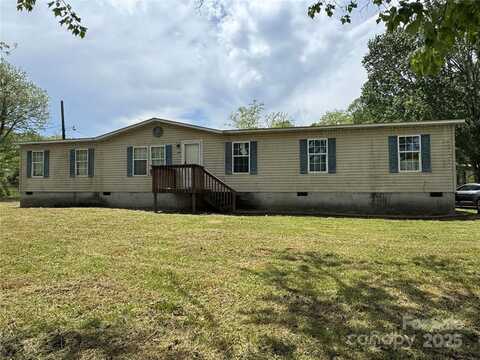 166 Turkey Pen Gap Road, Horse Shoe, NC 28742