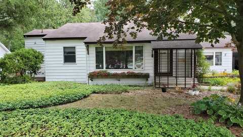 3702 Woodlawn Street, Midland, MI 48640