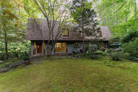 565 Knob View Drive, Winston Salem, NC 27104