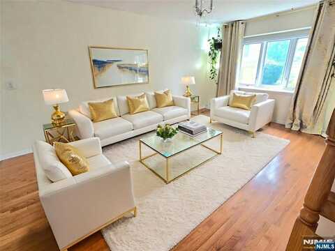 8-21 Creek Court, Fair Lawn, NJ 07410
