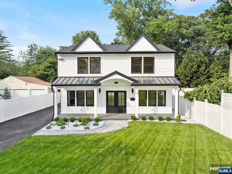 199 Midwood Road, Paramus, NJ 07652