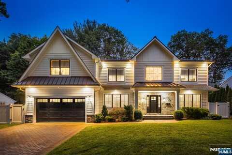 125 Morningside Road, Paramus, NJ 07652