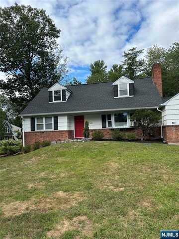 947 E Glen Avenue, Ridgewood, NJ 07450