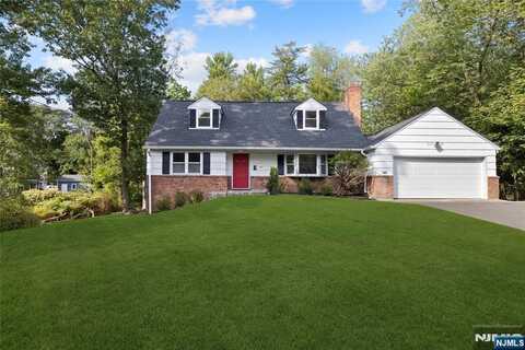 947 E Glen Avenue, Ridgewood, NJ 07450